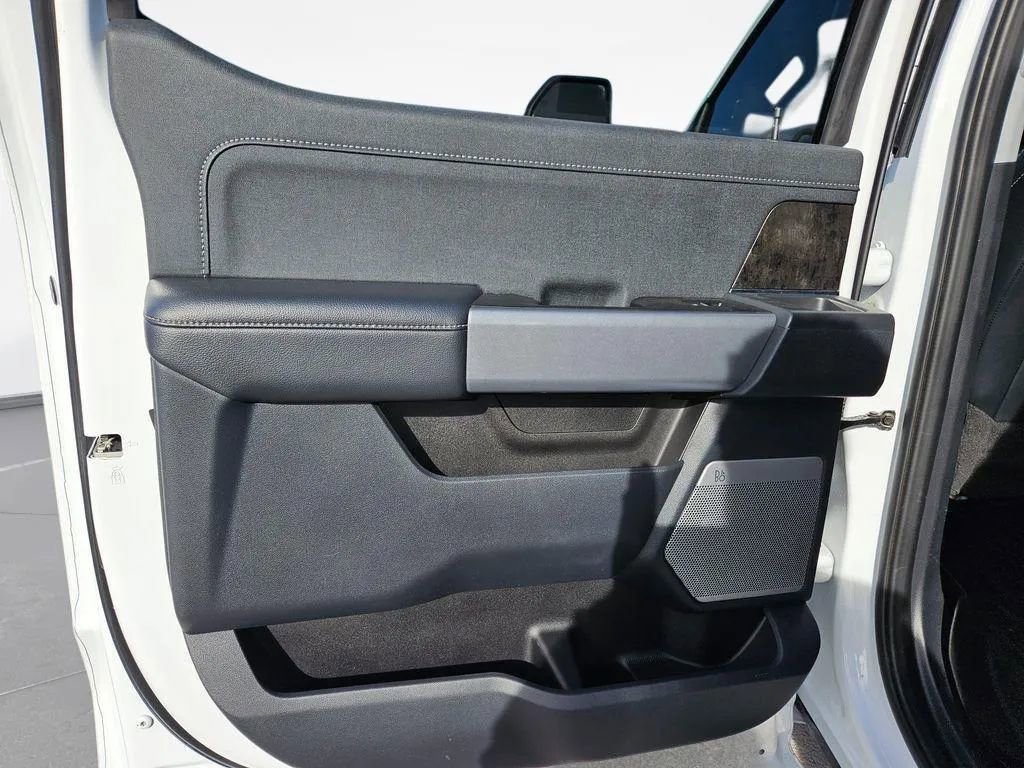 Used 2024 Ford F250 Lariat w/ Chrome Package image 27