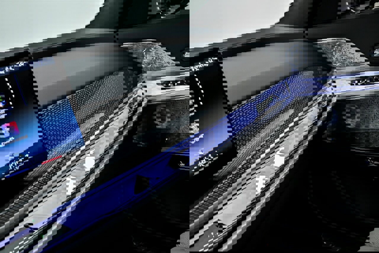 Used 2025 BMW 760i xDrive w/ Executive Package image 35