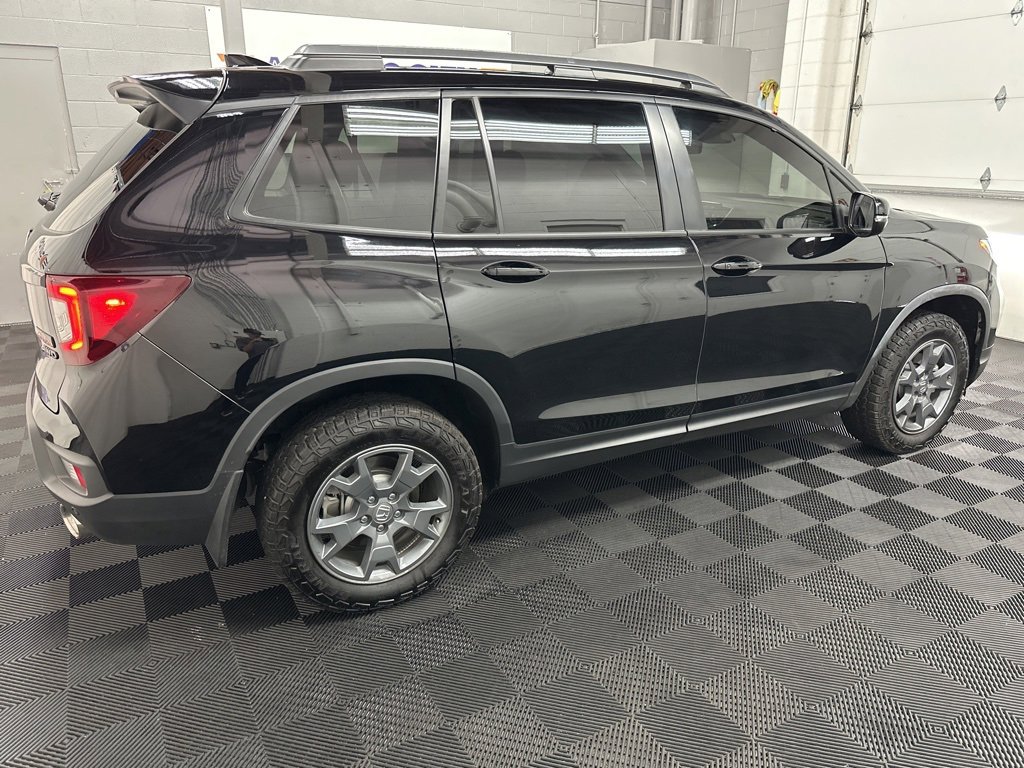 Used 2025 Honda Passport TrailSport image 10