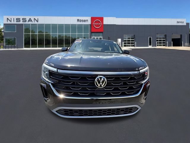 Used 2025 Volkswagen Atlas Cross Sport SE AWD/4WD image 32