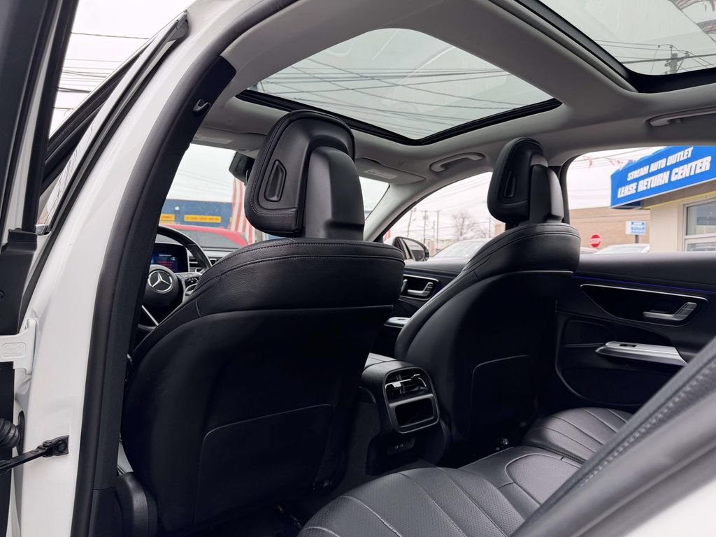 Used 2025 Mercedes-Benz E 350 4MATIC Sedan image 24