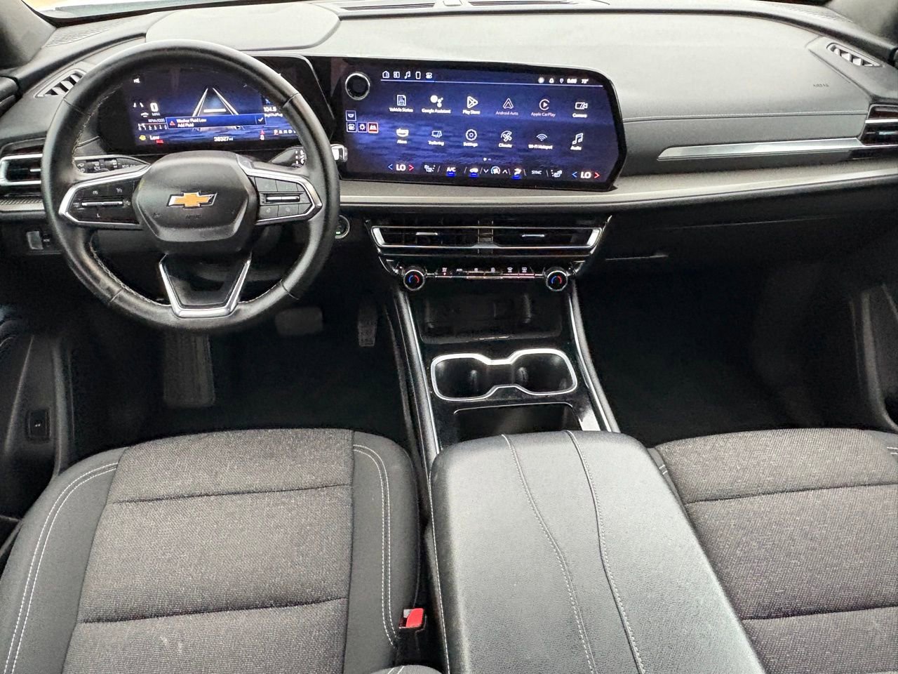 Used 2025 Chevrolet Traverse LT image 13