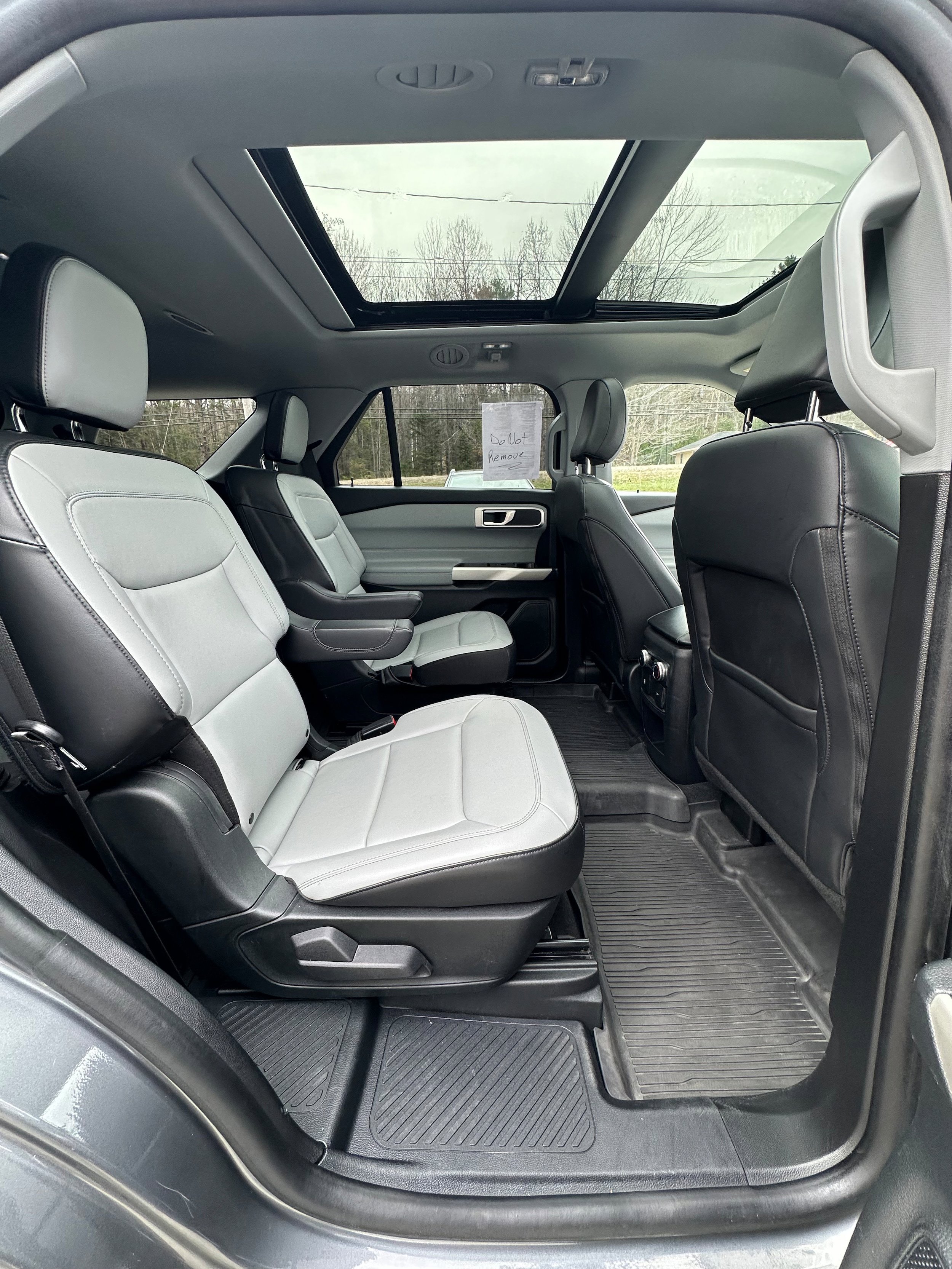 Used 2021 Ford Explorer XLT w/ Equipment Group 202A AWD/4WD image 18