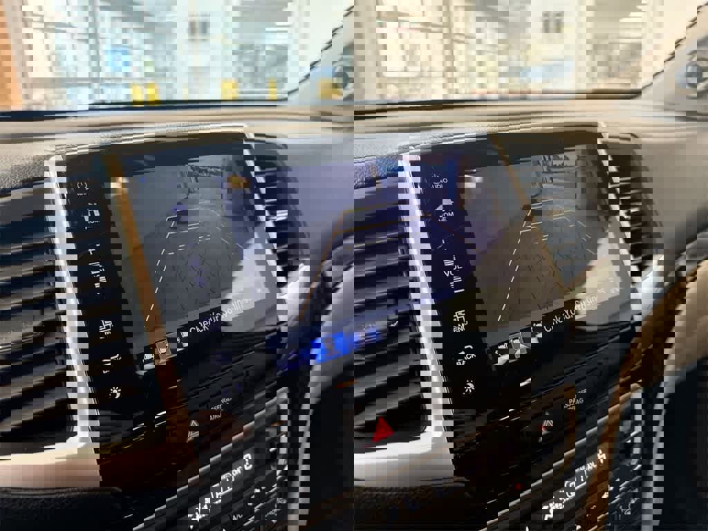 Used 2018 Honda Pilot Elite image 33