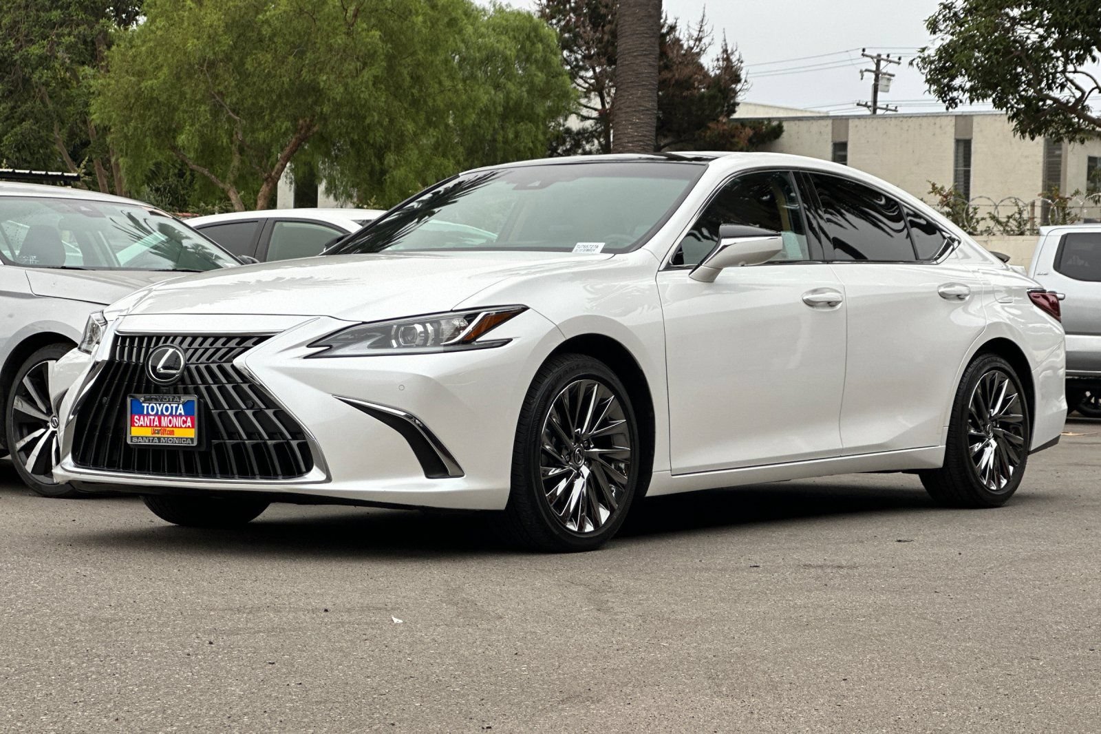 Used 2024 Lexus ES 350 w/ Accessory Package (Z1) FWD image 8