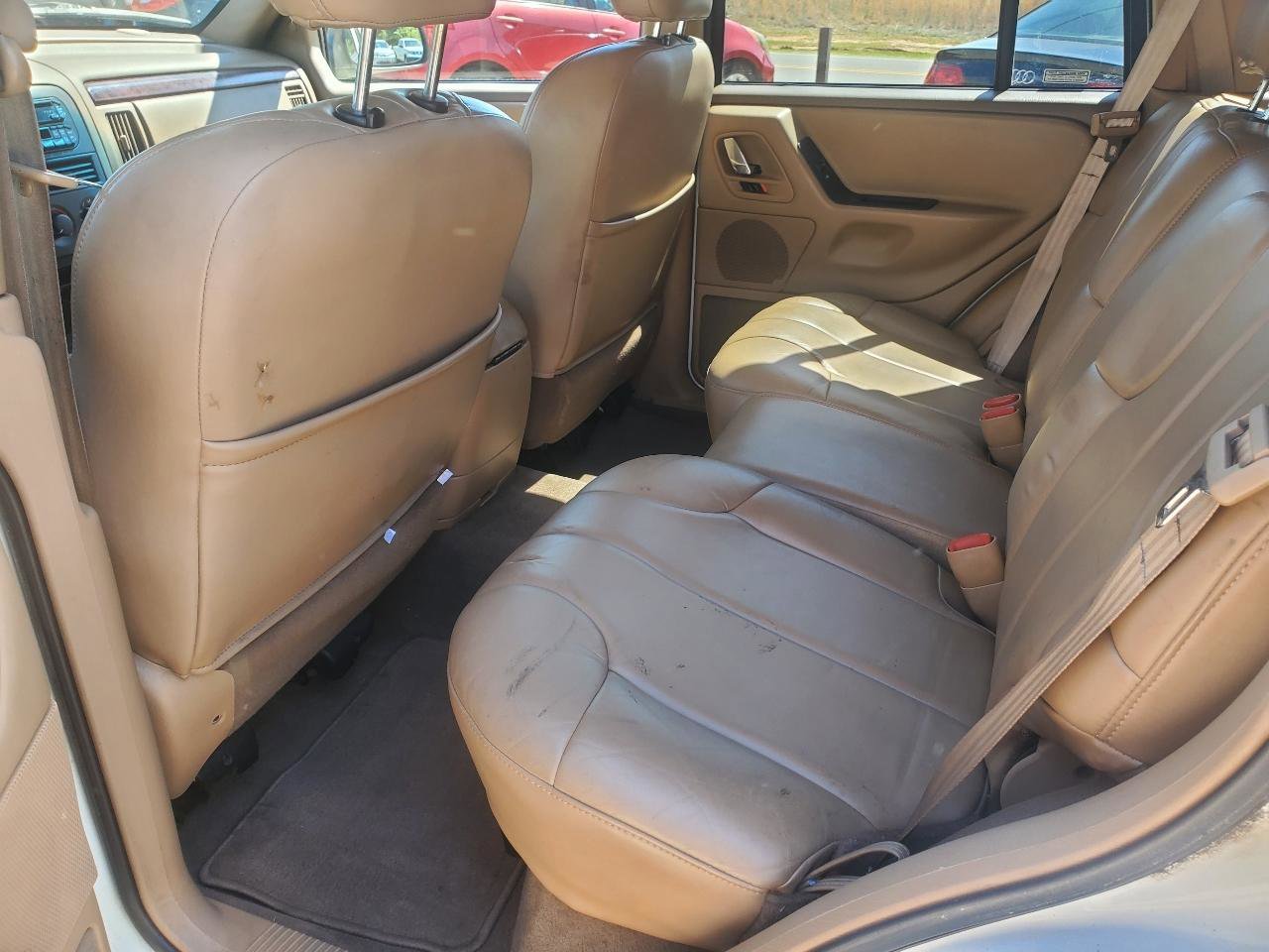 Used 2000 Jeep Grand Cherokee Laredo RWD image 13