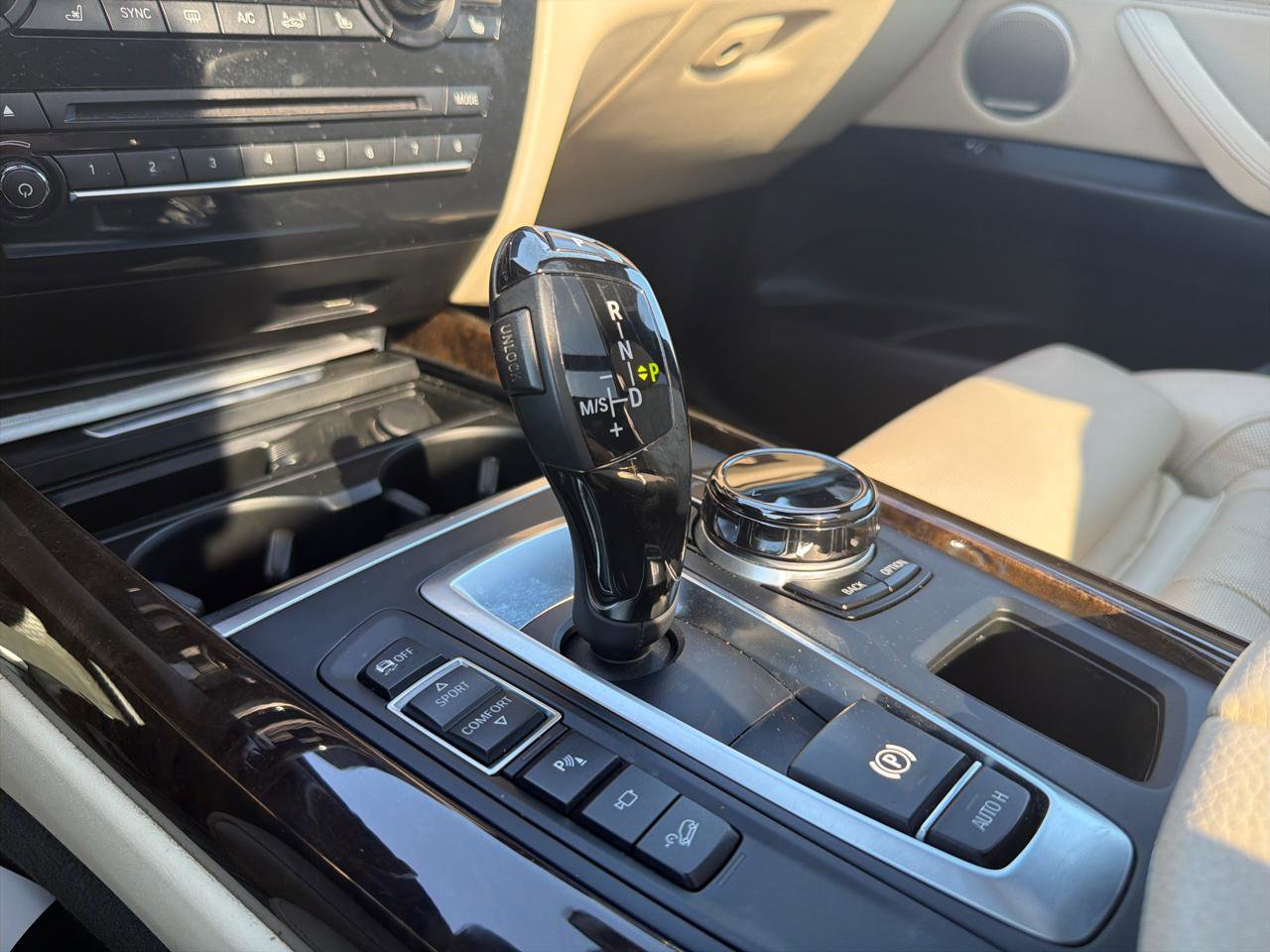 Used 2017 BMW X5 xDrive50i AWD/4WD image 25