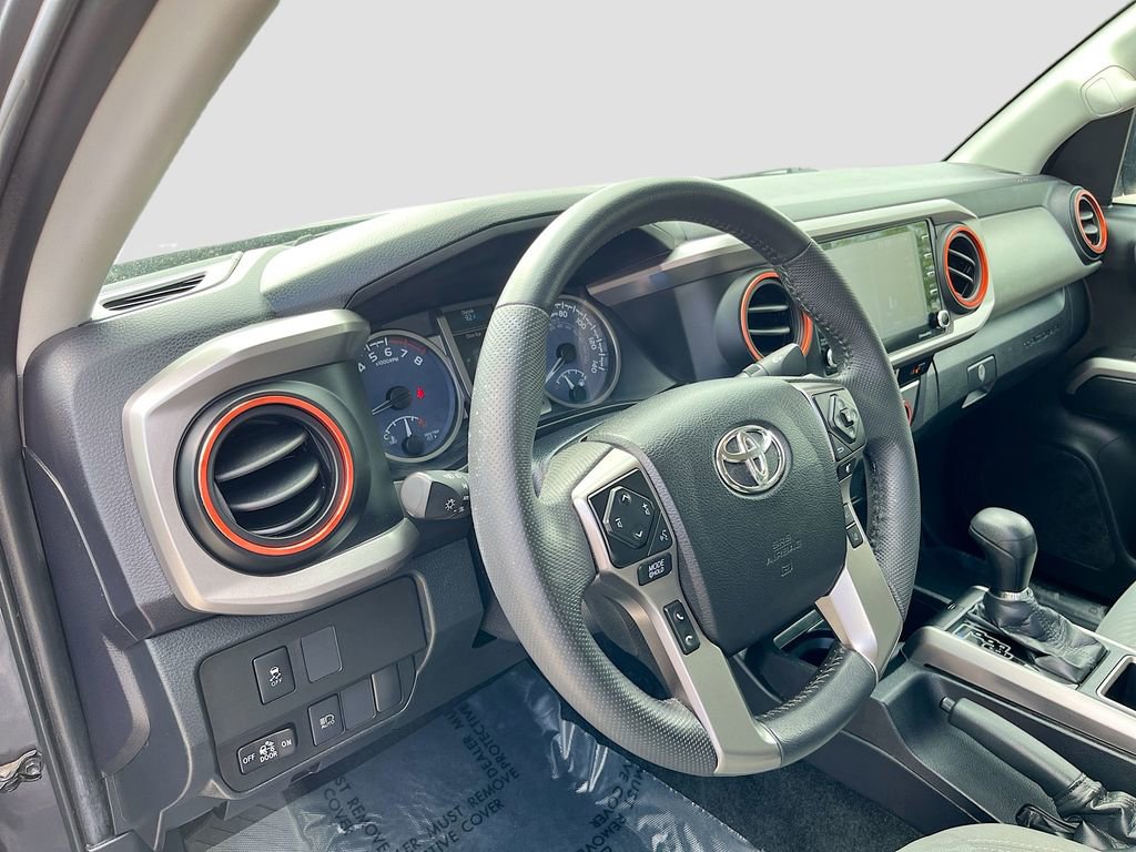 Used 2021 Toyota Tacoma SR5 w/ Technology Package image 9