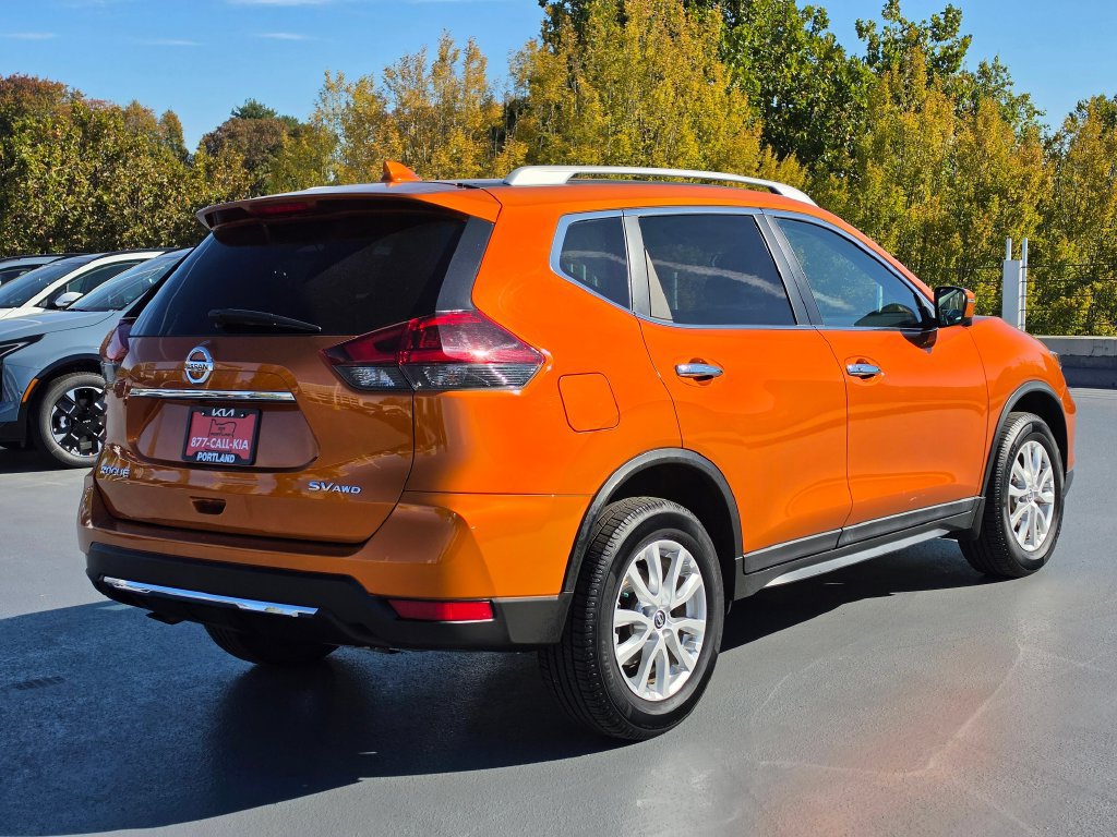Used 2018 Nissan Rogue SV w/ Premium Package AWD/4WD image 4