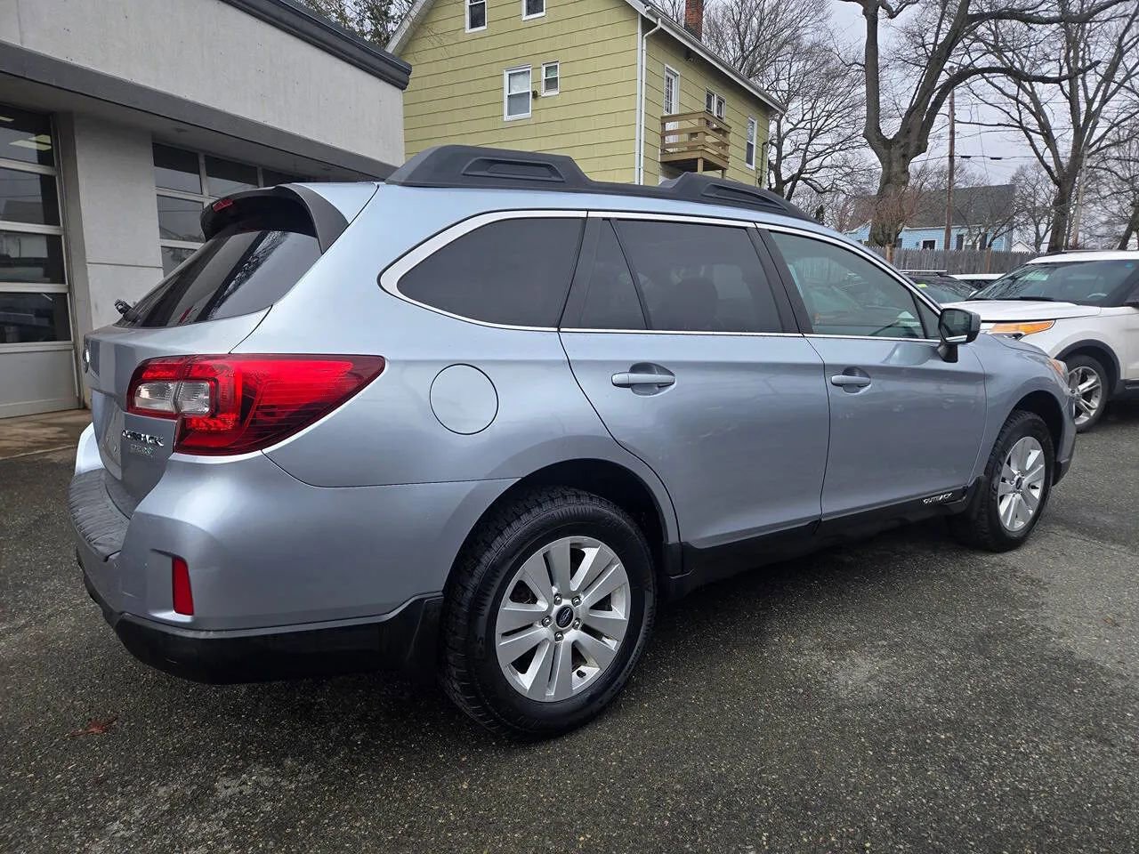 Used 2015 Subaru Outback 2.5i Premium AWD/4WD image 15