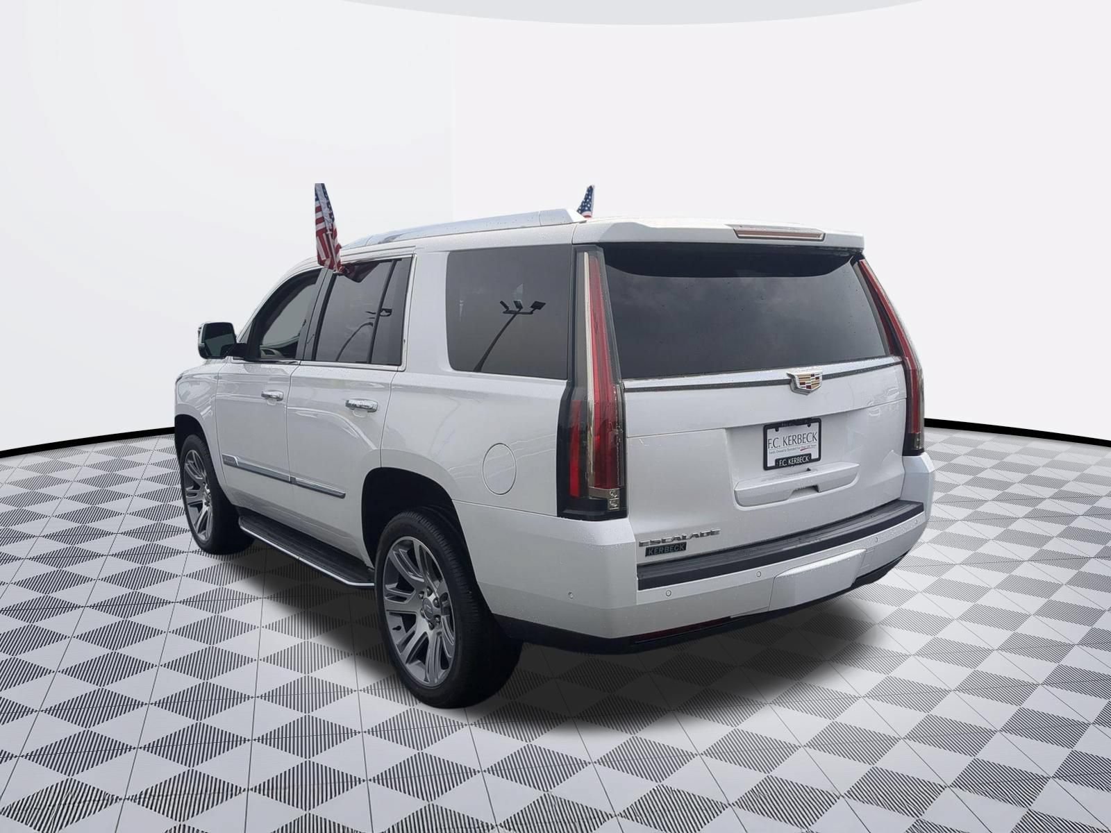 Certified 2020 Cadillac Escalade Luxury AWD/4WD image 4