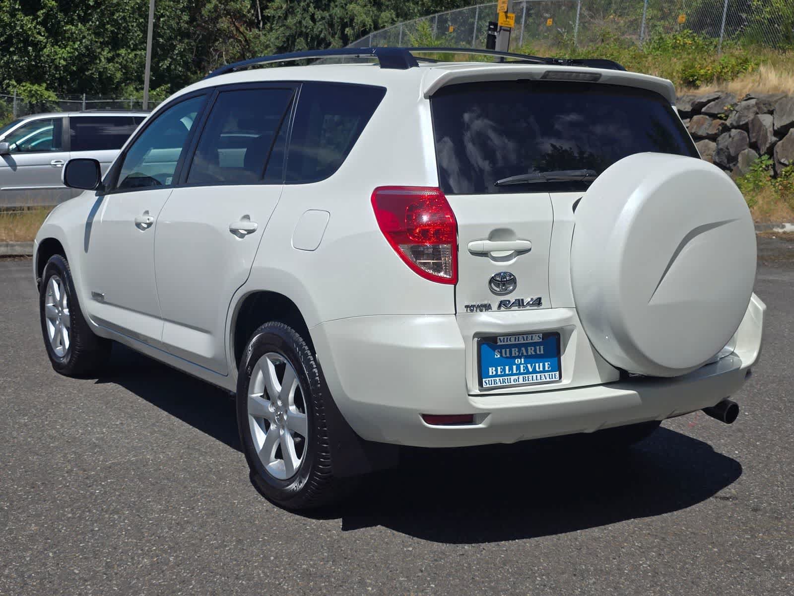 Used 2007 Toyota RAV4 Limited AWD/4WD image 4