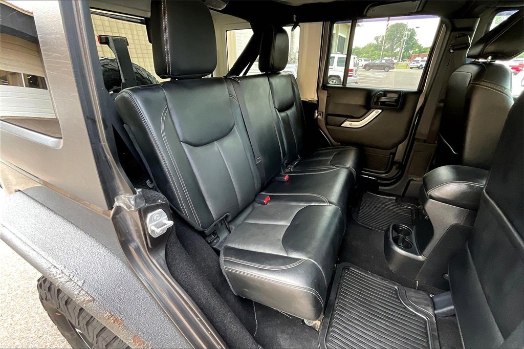 Used 2016 Jeep Wrangler Unlimited Rubicon image 26