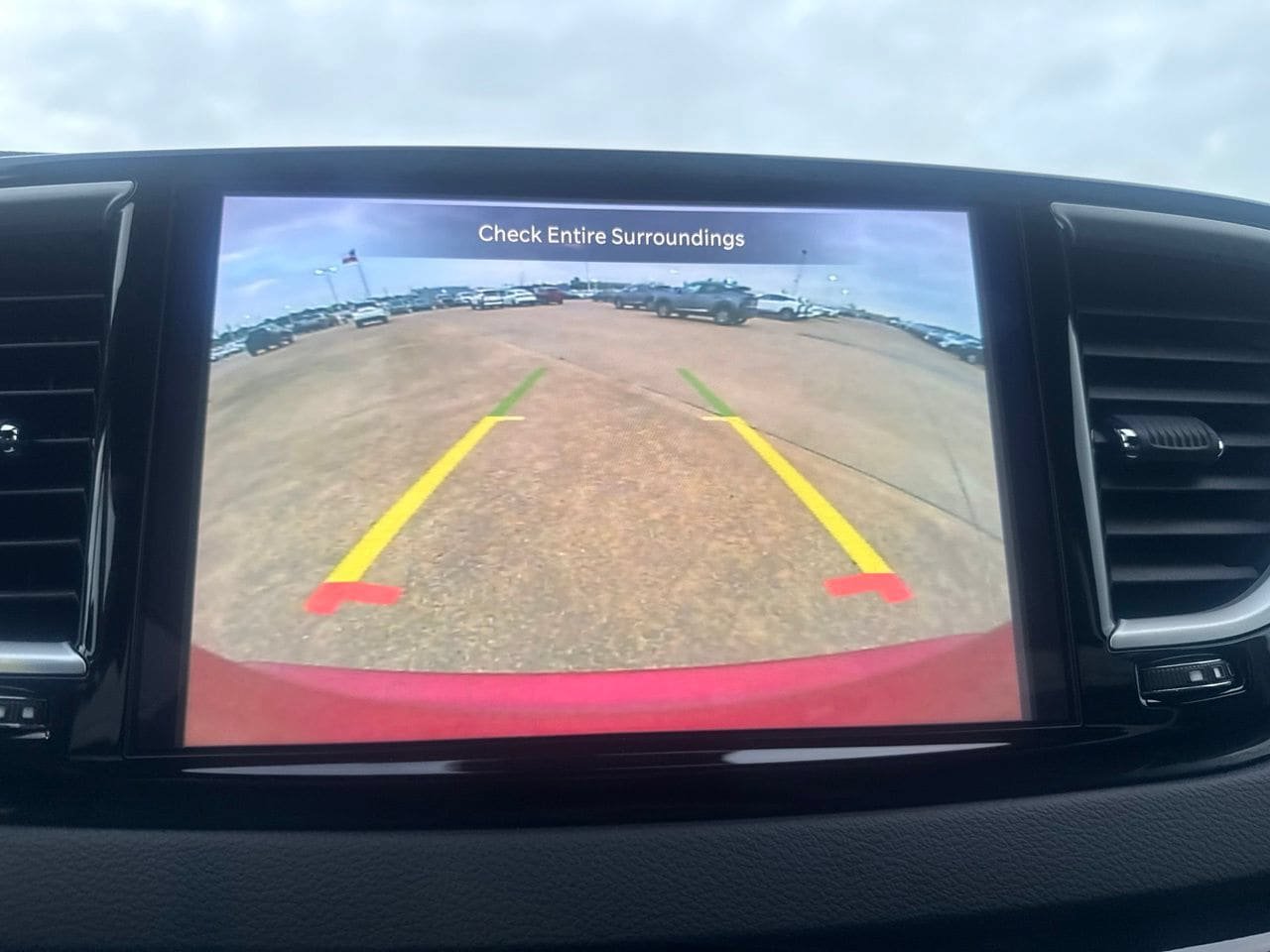 Used 2025 Chrysler Pacifica Select FWD image 42