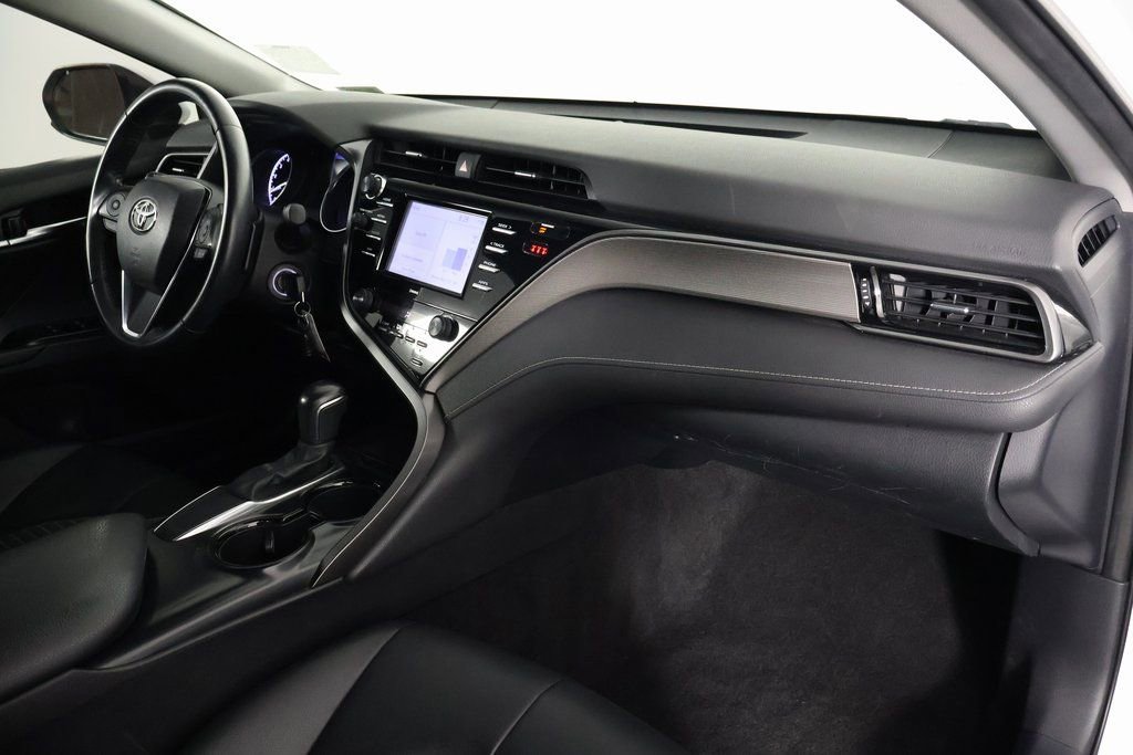 Used 2020 Toyota Camry SE image 9