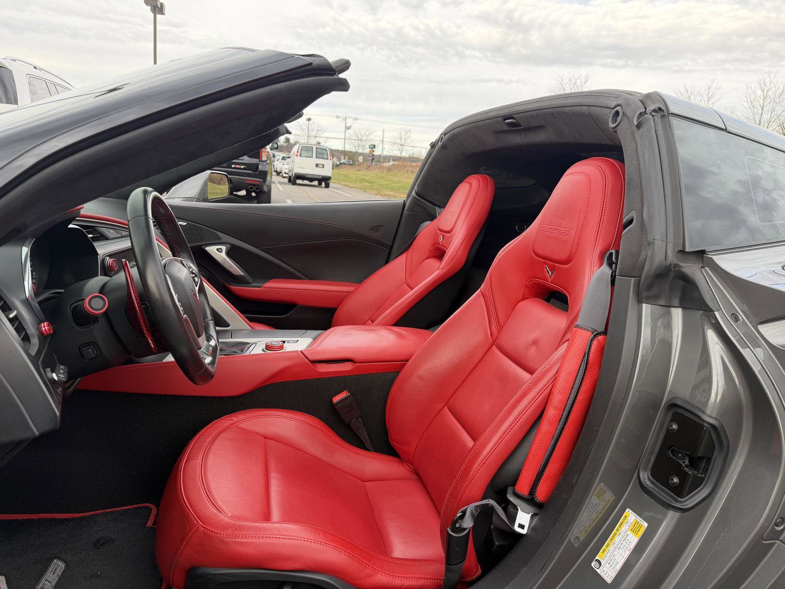 Used 2015 Chevrolet Corvette Z06 w/ 3LZ Preferred Equipment Group image 21