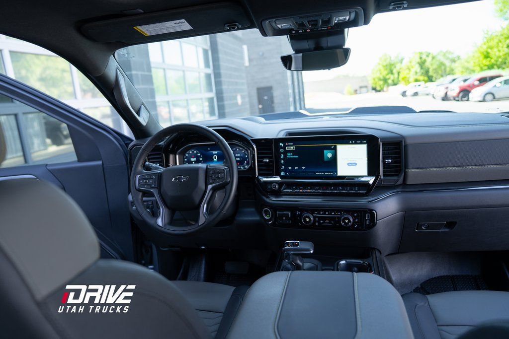 Used 2024 Chevrolet Silverado 1500 ZR2 w/ Technology Package image 30