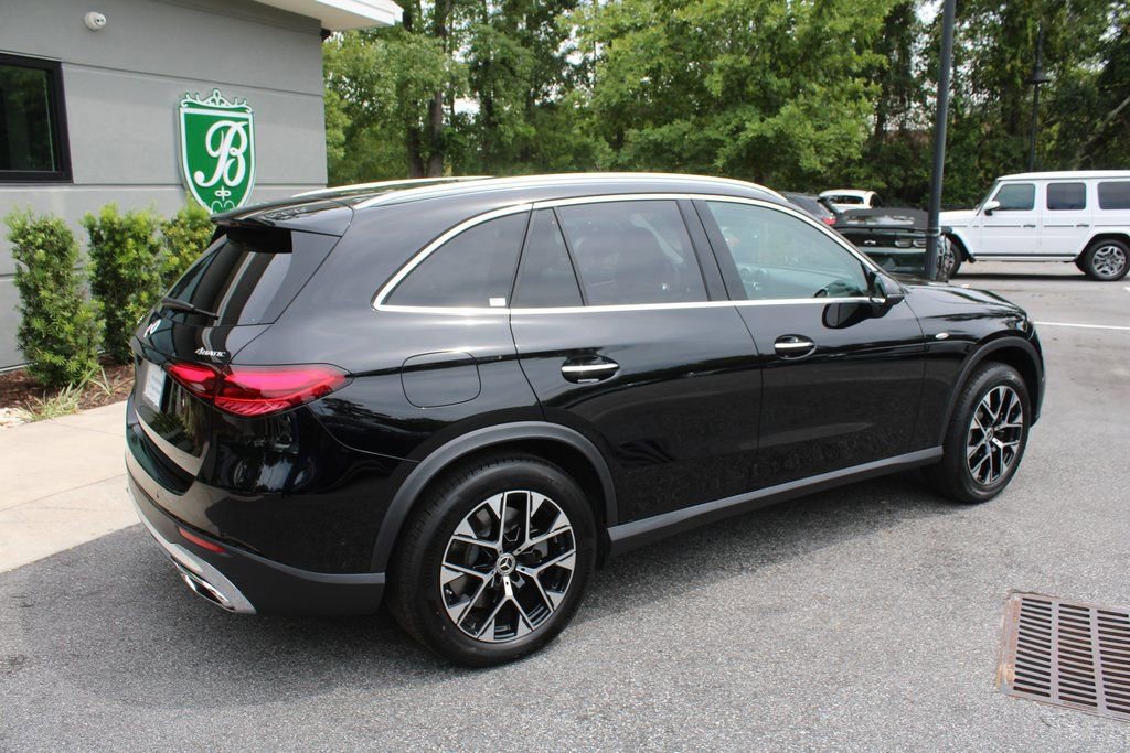 Used 2025 Mercedes-Benz GLC 350e image 4