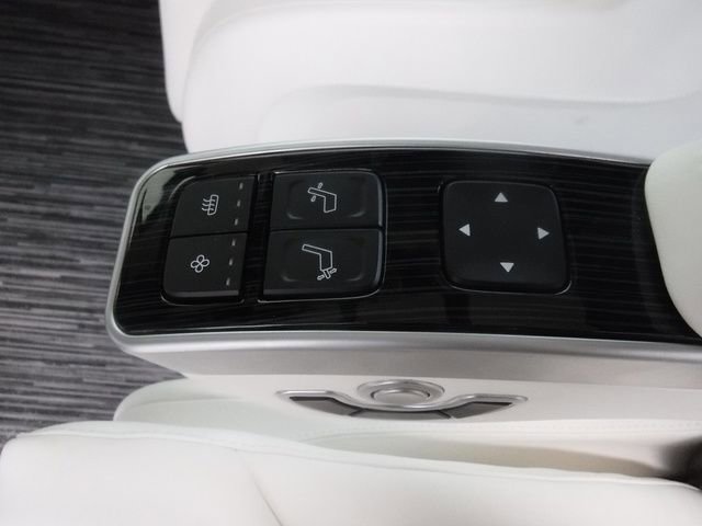 Used 2023 Mercedes-Benz Sprinter 3500 w/ Parking Package image 57