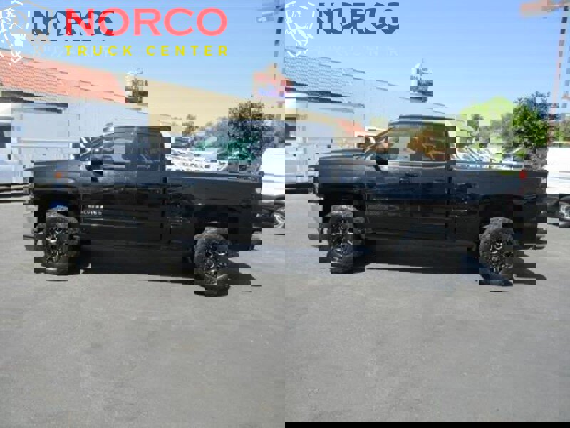 Used 2017 Chevrolet Silverado 1500 LT w/ All Star Edition image 5