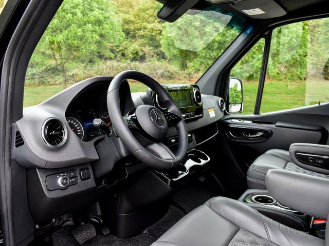 Used 2026 Mercedes-Benz Sprinter 2500 image 3