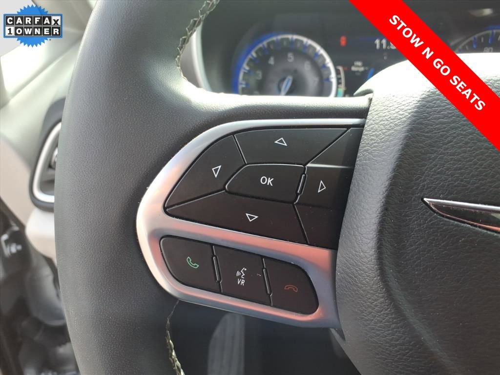 Used 2024 Chrysler Pacifica Touring-L image 16