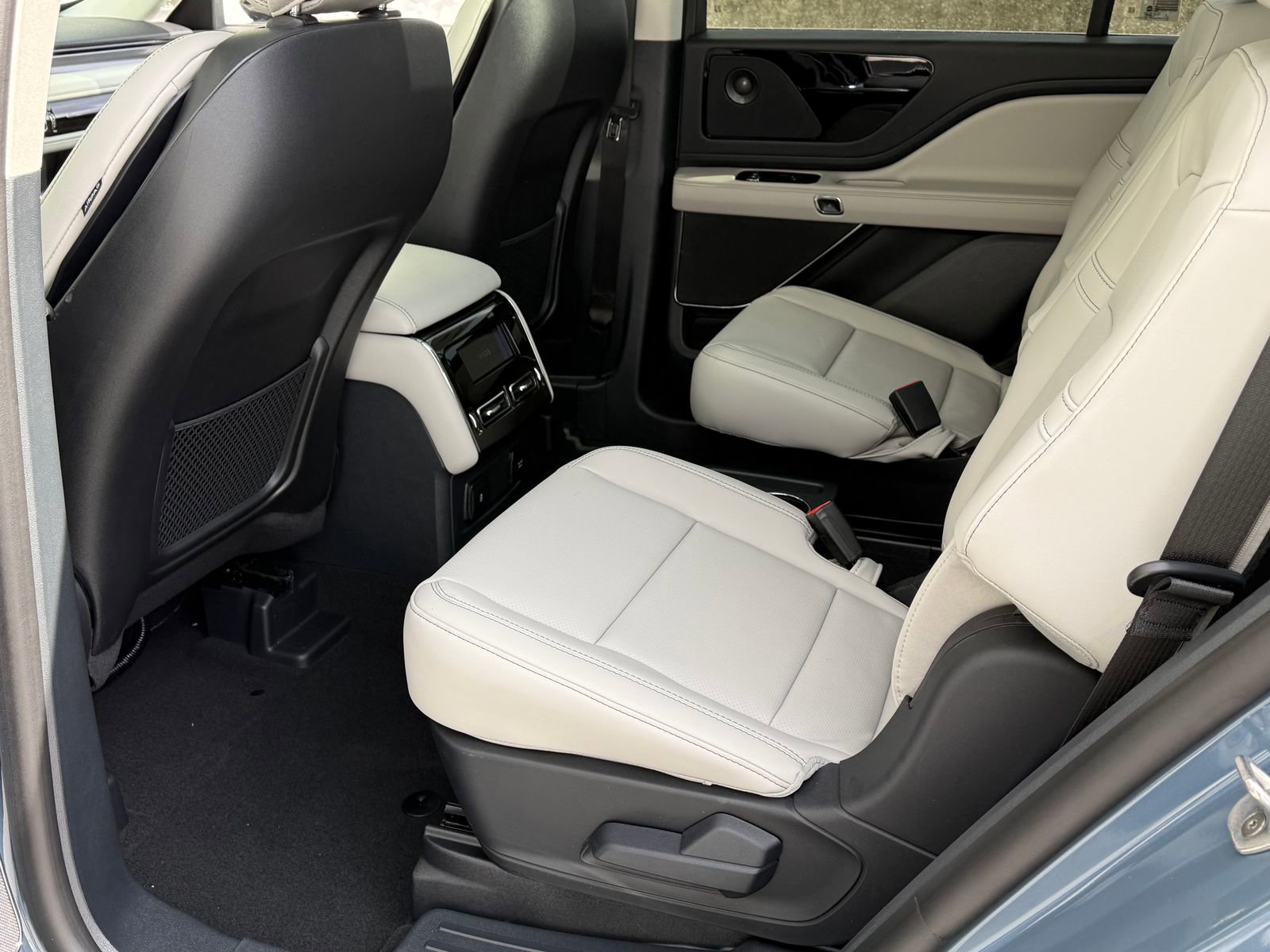 New 2026 Lincoln Aviator AWD image 18