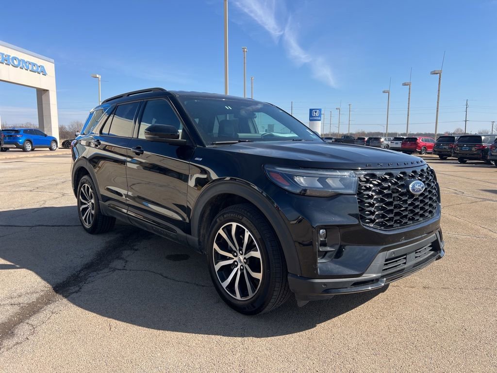 Used 2025 Ford Explorer ST-Line AWD/4WD image 7
