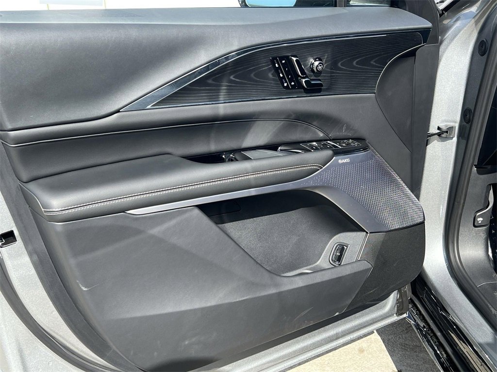 New 2026 Cadillac Lyriq V image 10