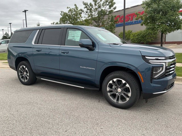New 2026 Chevrolet Suburban LT w/ Comfort Package AWD/4WD image 2