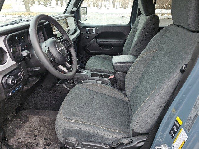Used 2025 Jeep Wrangler Willys image 19