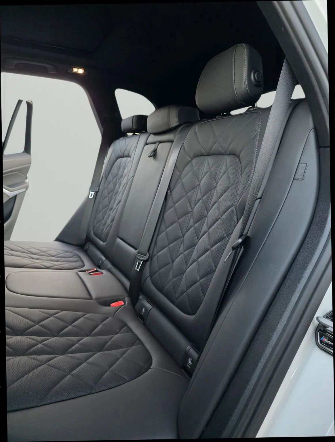 Used 2024 BMW X5 sDrive40i w/ M Sport Package image 34