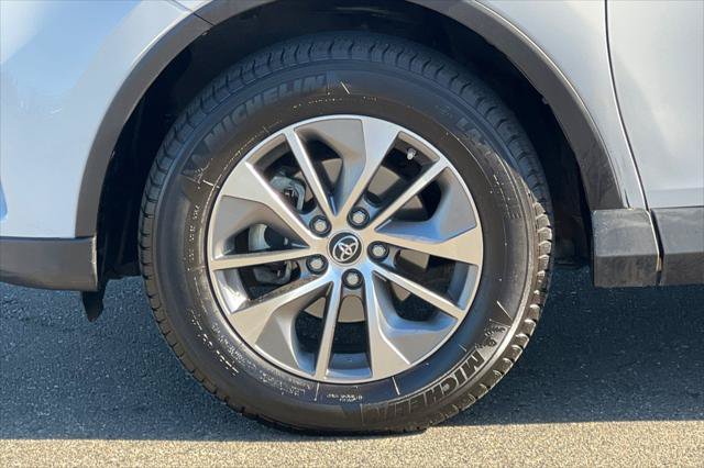 Certified 2017 Toyota RAV4 XLE w/ Convenience Package AWD/4WD image 30