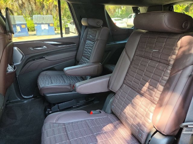 Certified 2024 Cadillac Escalade Premium Luxury Platinum AWD/4WD image 25