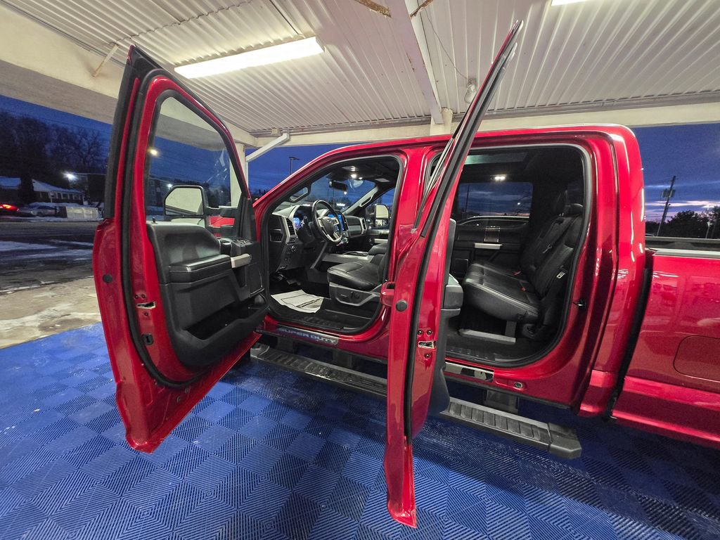 Used 2022 Ford F250 Lariat w/ Black Appearance Package image 22