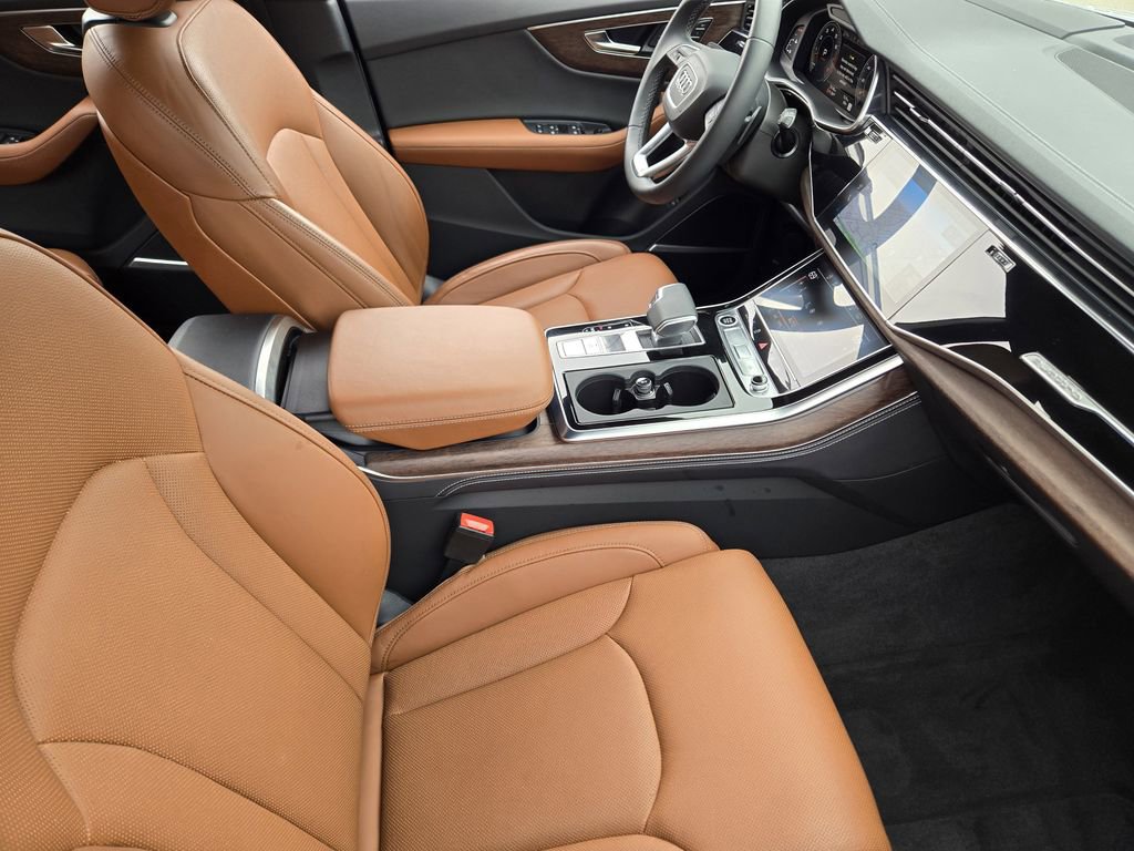 Certified 2025 Audi Q8 Prestige image 17