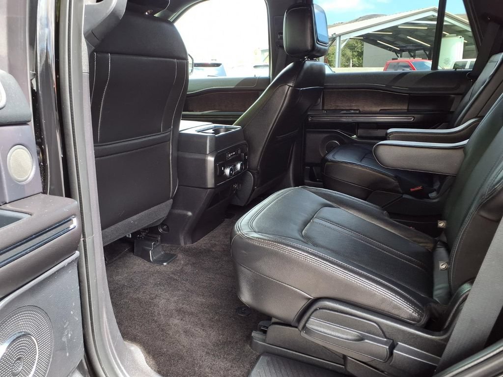 Used 2018 Ford Expedition Limited w/ Equipment Group 301A AWD/4WD image 25