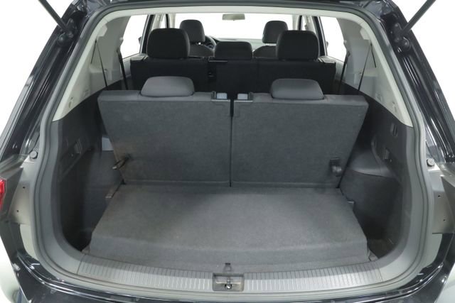 Used 2019 Volkswagen Tiguan S image 33