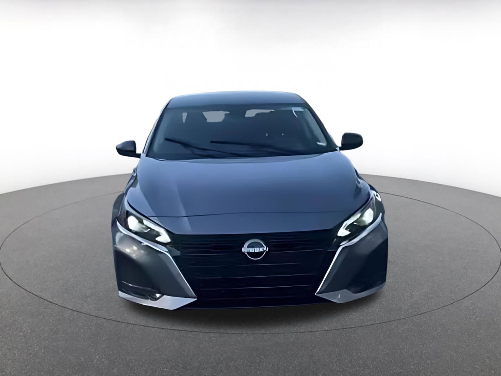 Used 2025 Nissan Altima 2.5 SV FWD image 16
