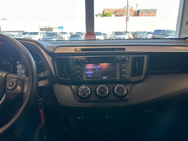Used 2018 Toyota RAV4 LE w/ Carpet Mat Package FWD image 24