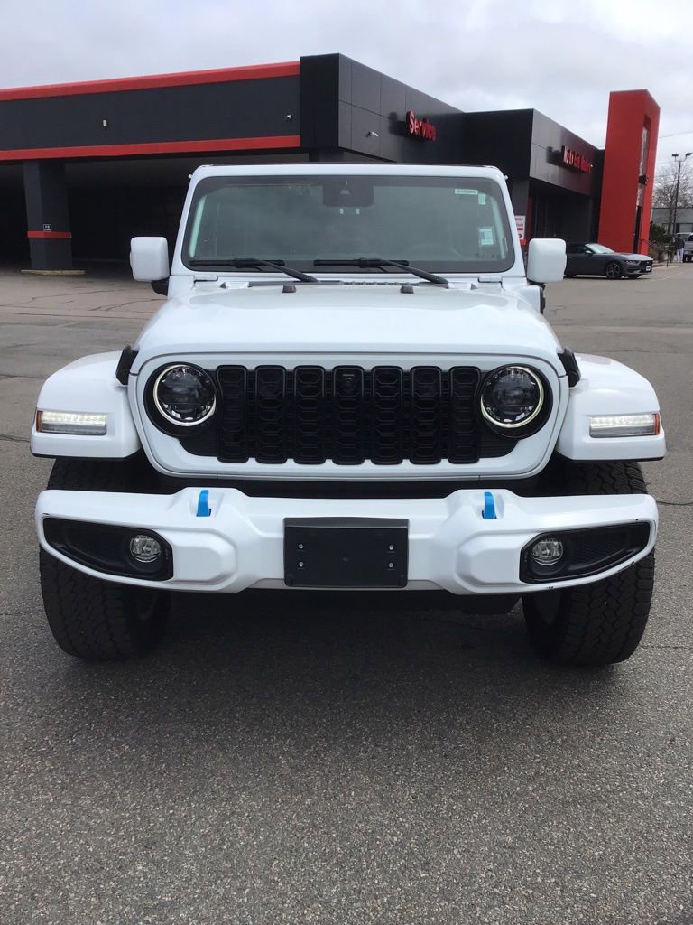 Used 2024 Jeep Wrangler High Altitude AWD/4WD image 2