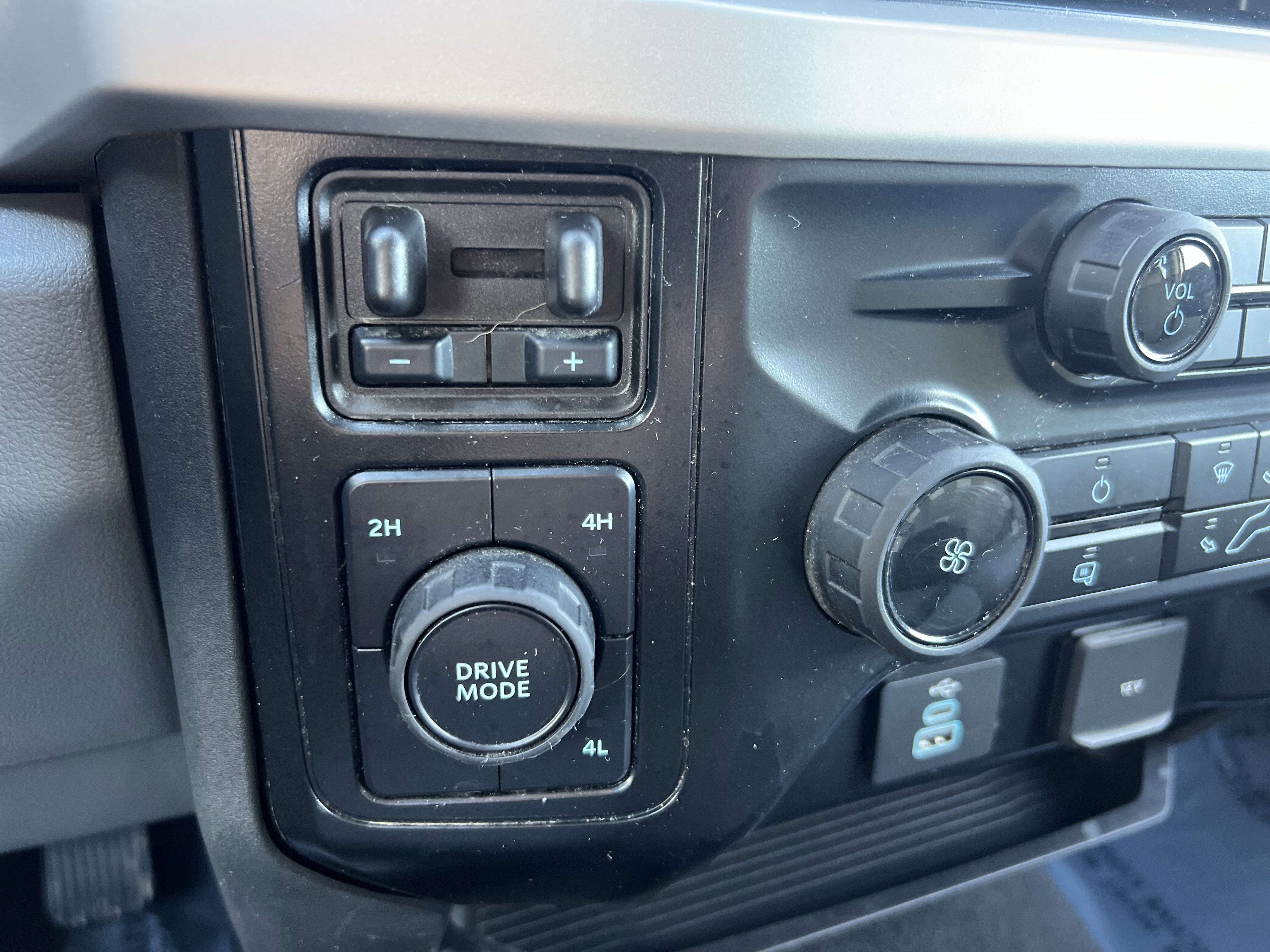 Used 2026 Ford F350 XLT AWD/4WD image 21