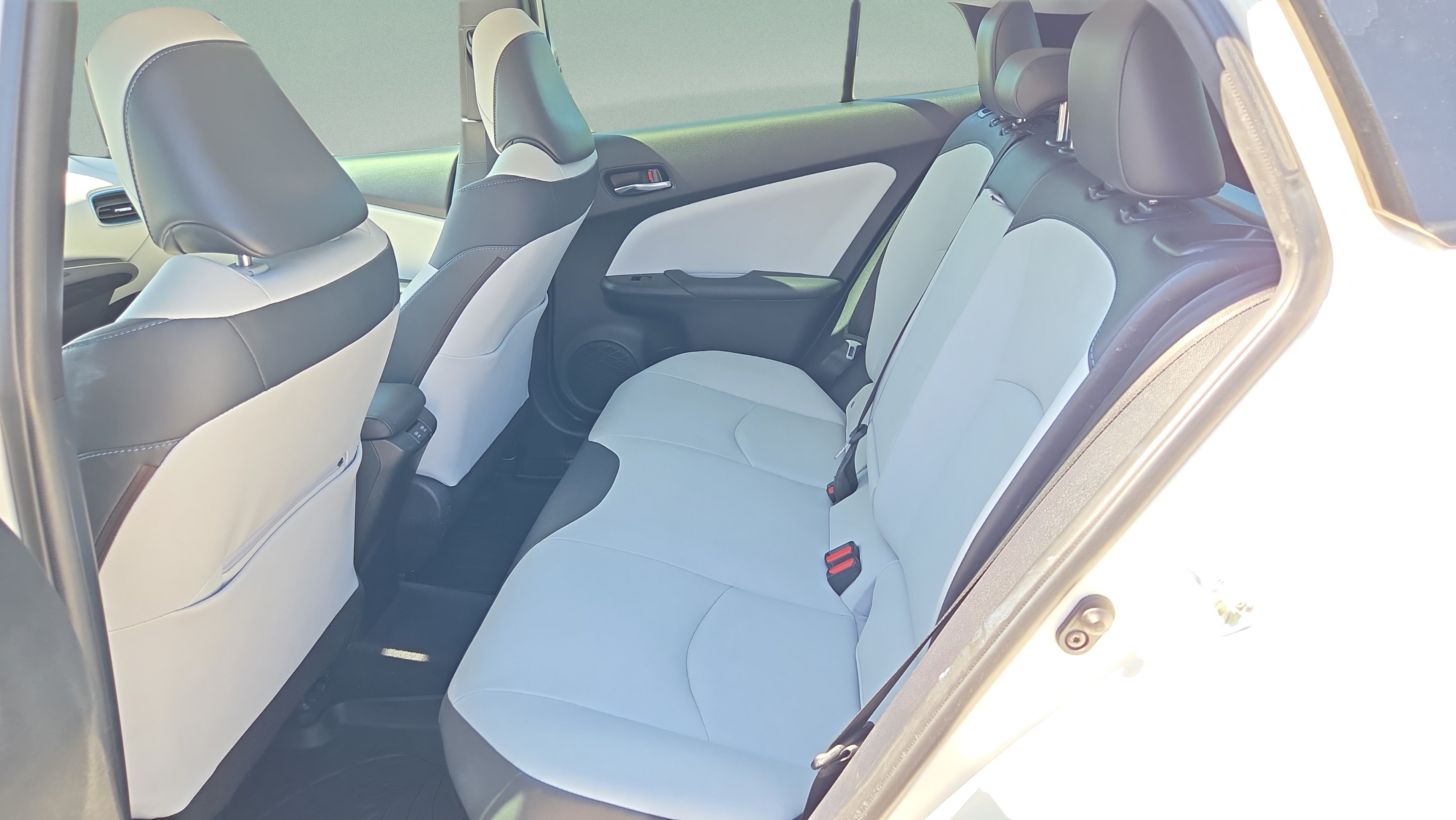 Used 2019 Toyota Prius XLE FWD image 11