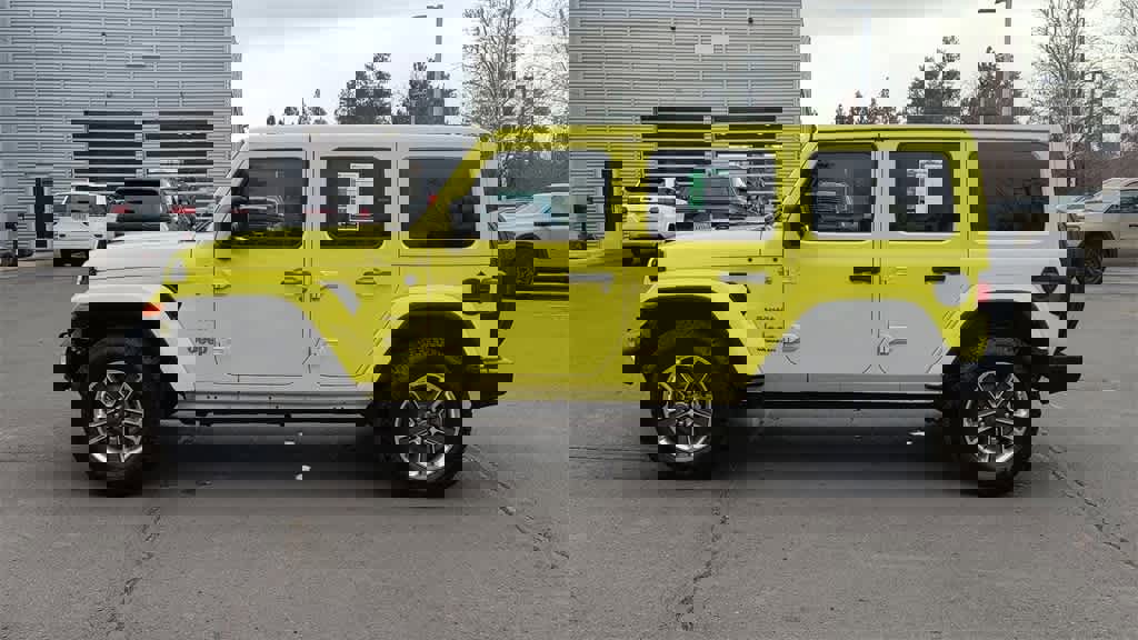 Used 2023 Jeep Wrangler Sahara image 5