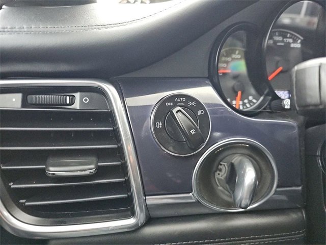 Used 2014 Porsche Panamera 4S Executive image 17