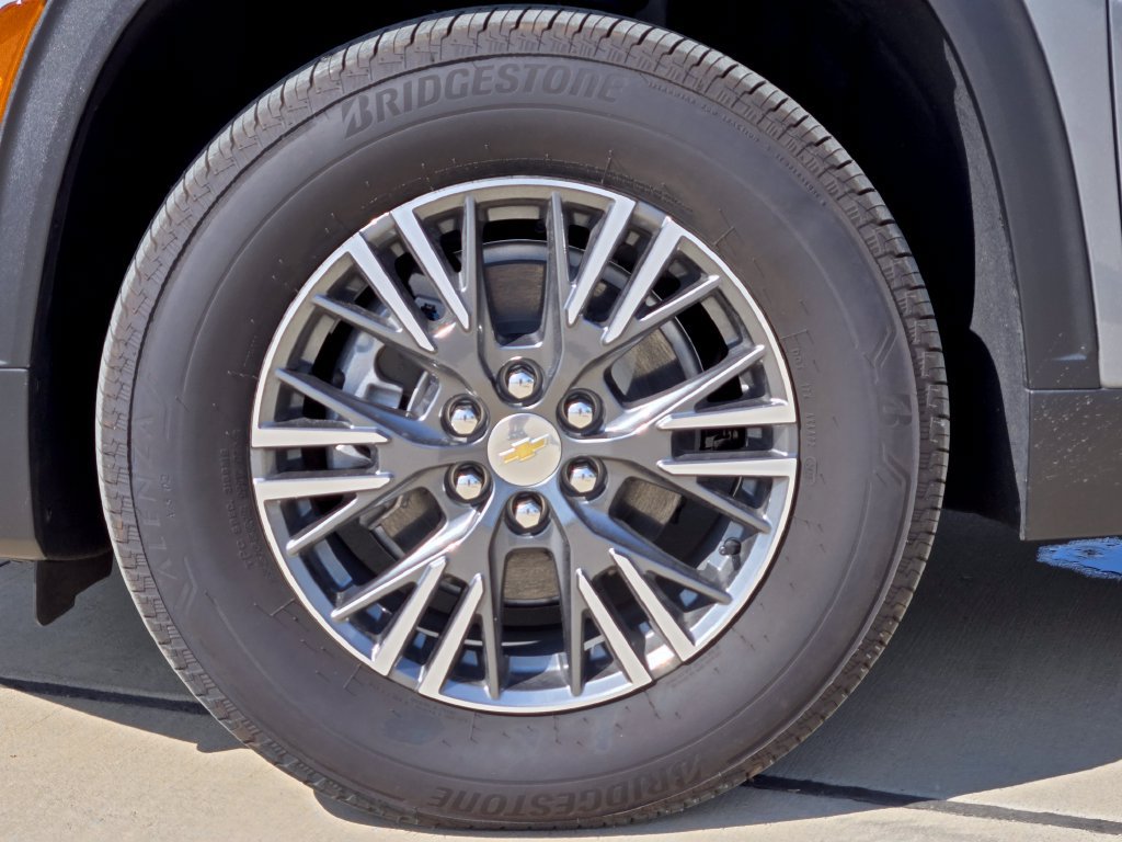 New 2026 Chevrolet Traverse LT w/ Enhanced Driving Package FWD image 9