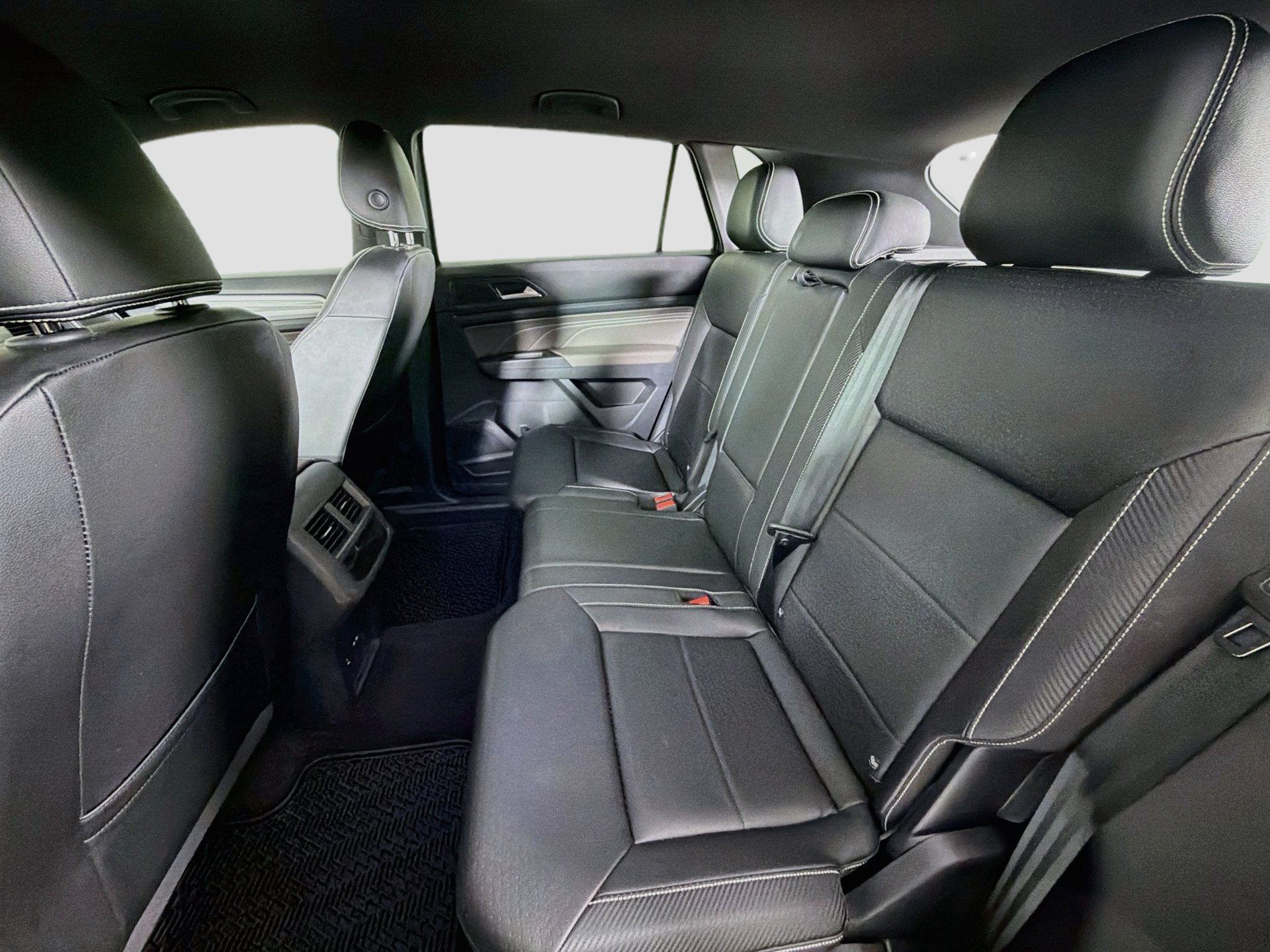 Certified 2023 Volkswagen Atlas Cross Sport SE FWD image 23