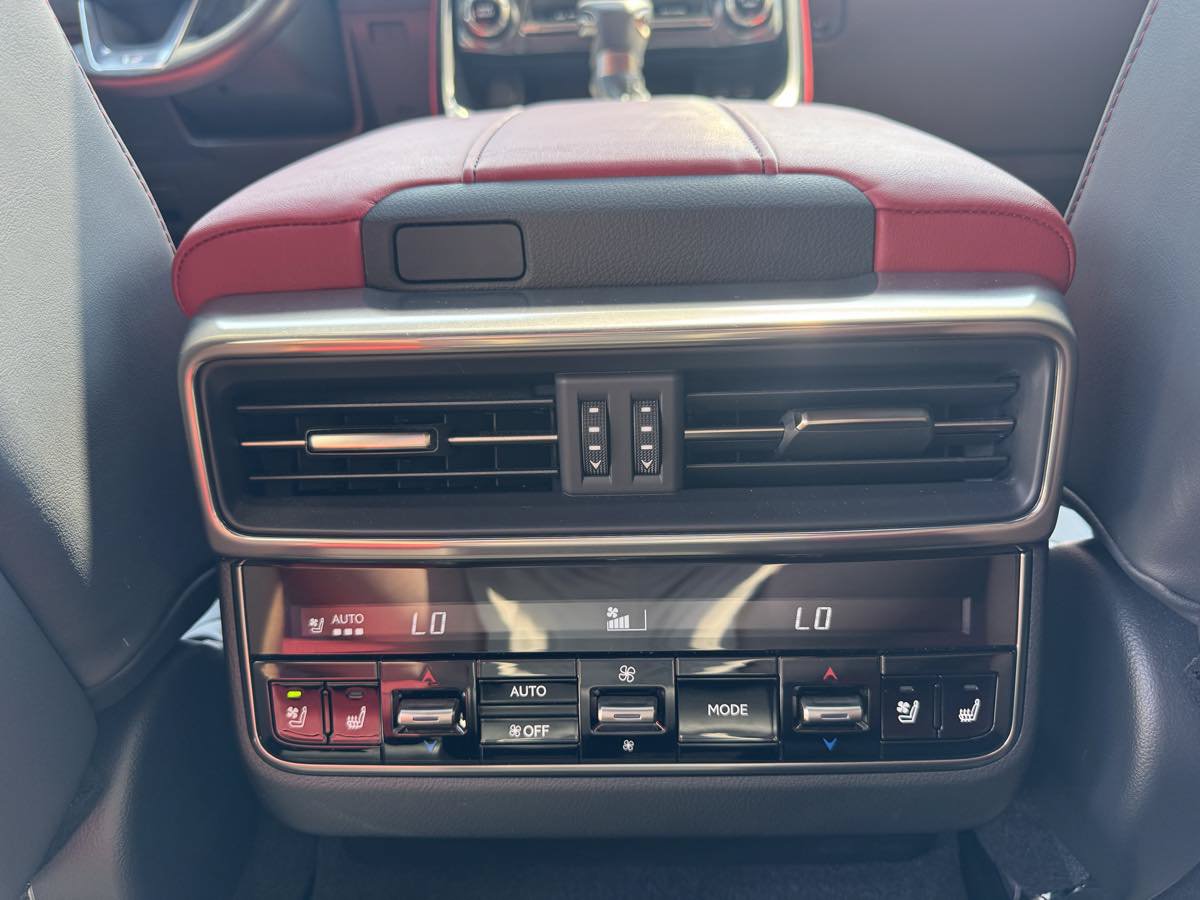 Used 2023 Lexus LX 600 F Sport w/ Accessory Package (Z1) AWD/4WD image 31