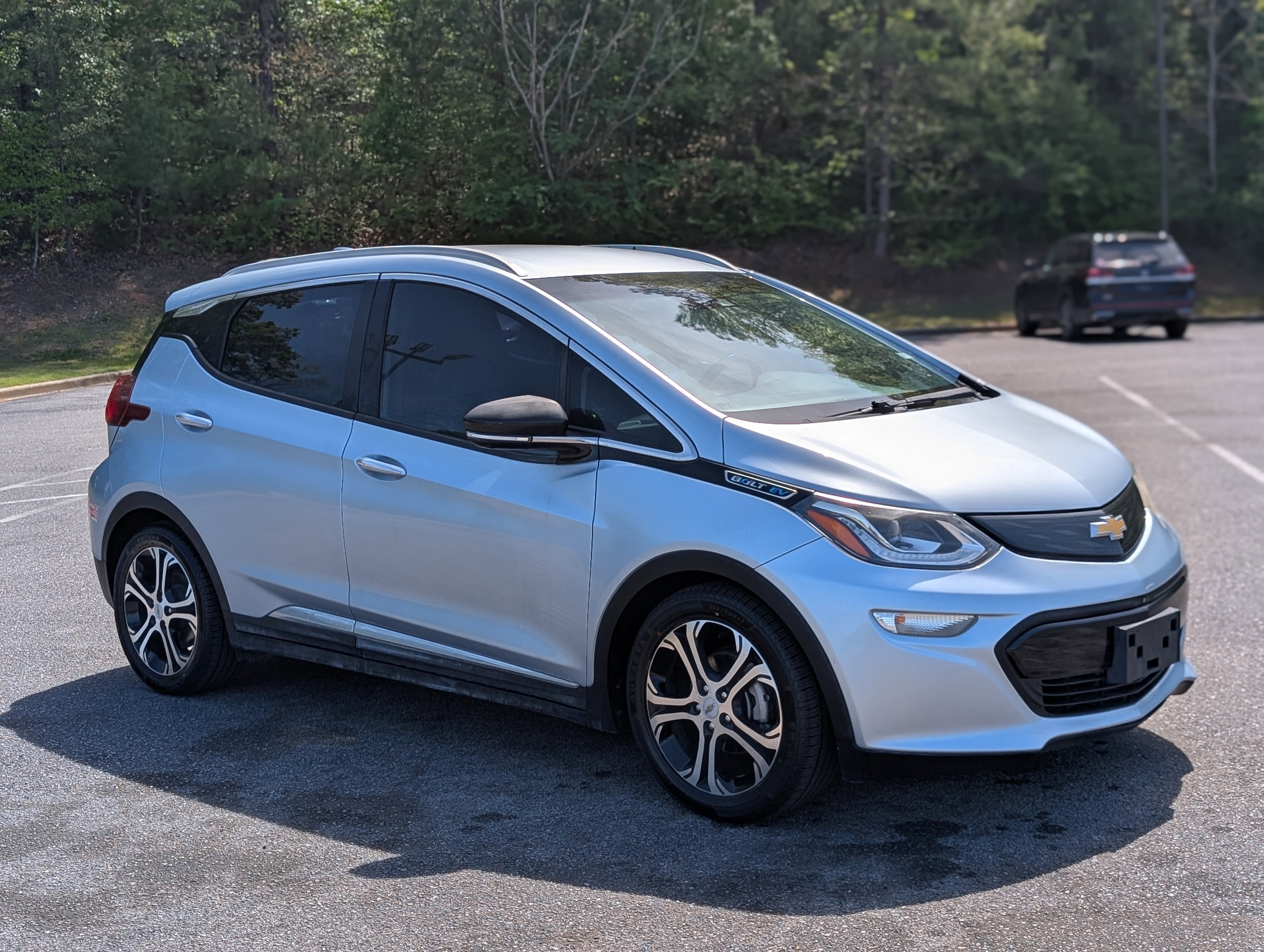Used 2017 Chevrolet Bolt Premier w/ Driver Confidence II Package image 11