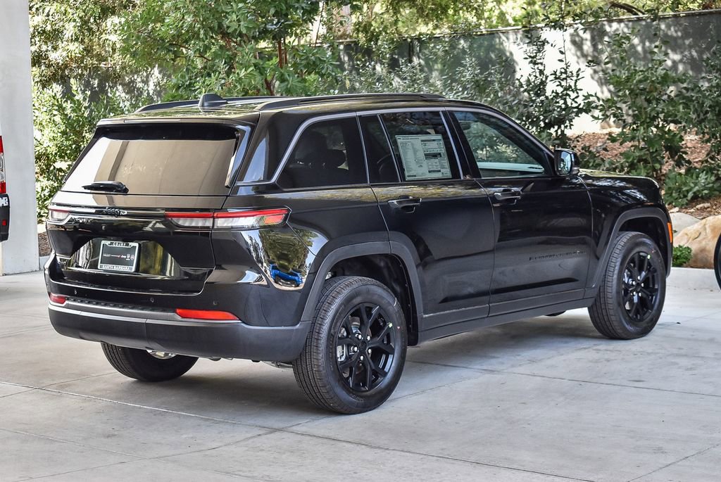 New 2026 Jeep Grand Cherokee Altitude AWD/4WD image 5